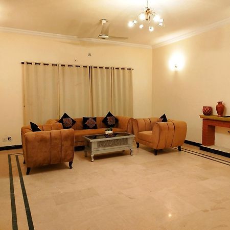Royal Residential Hotel Islamabad Exterior foto