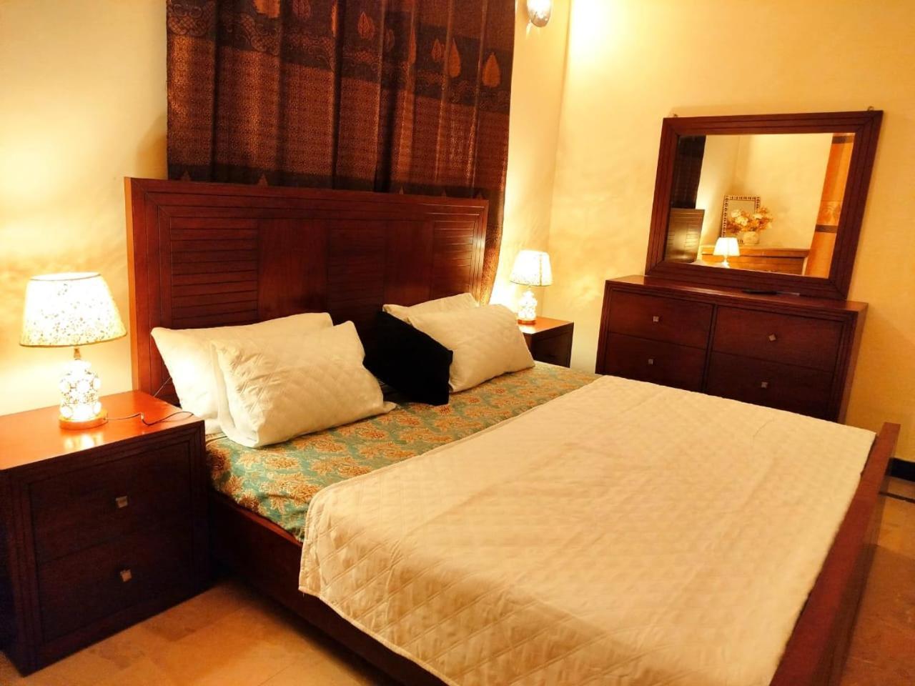 Royal Residential Hotel Islamabad Exterior foto